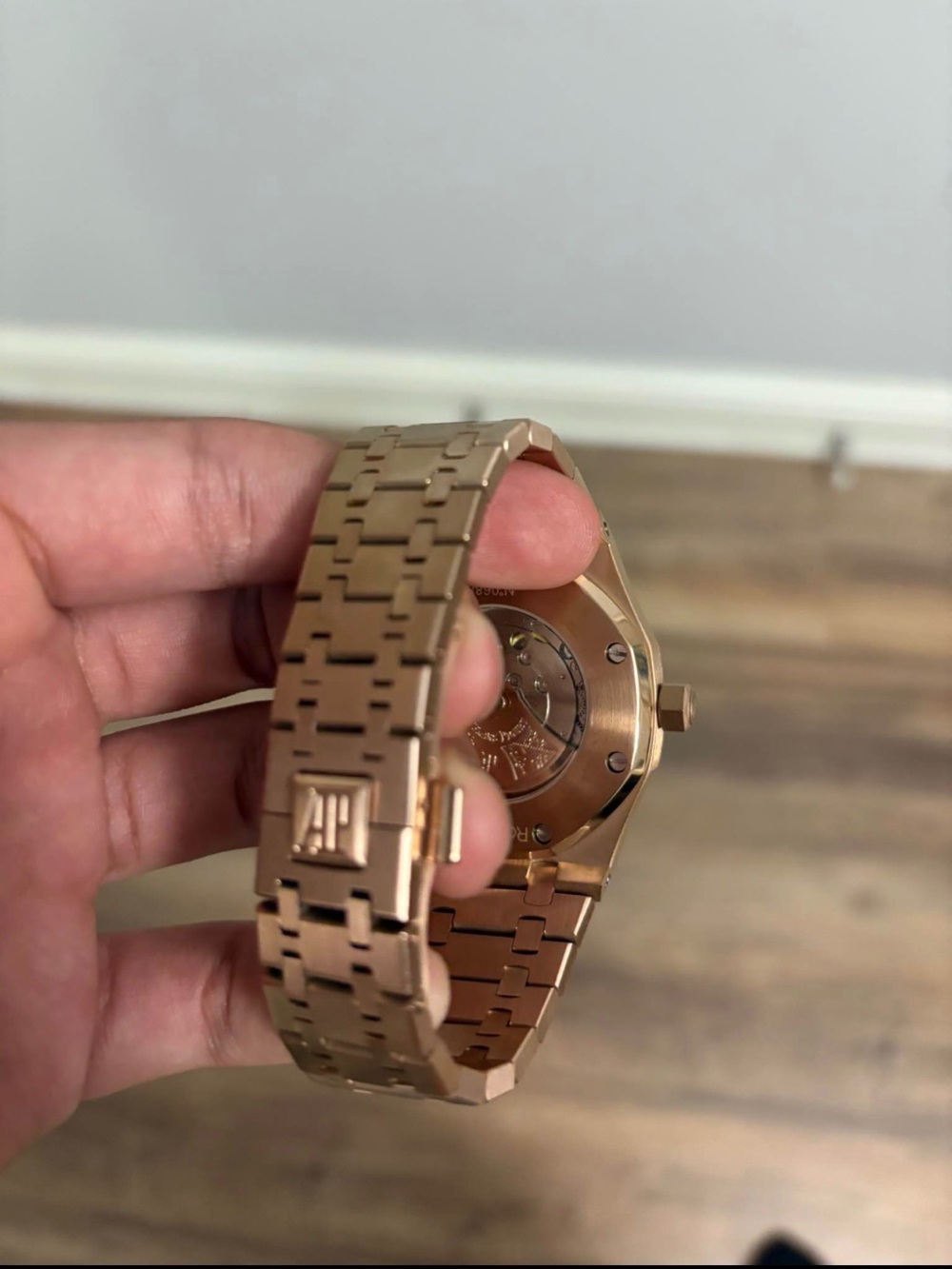 High end  watch - Picture 2 of 2